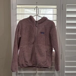 Patagonia Womens Fleece Jacket in Soft Pink